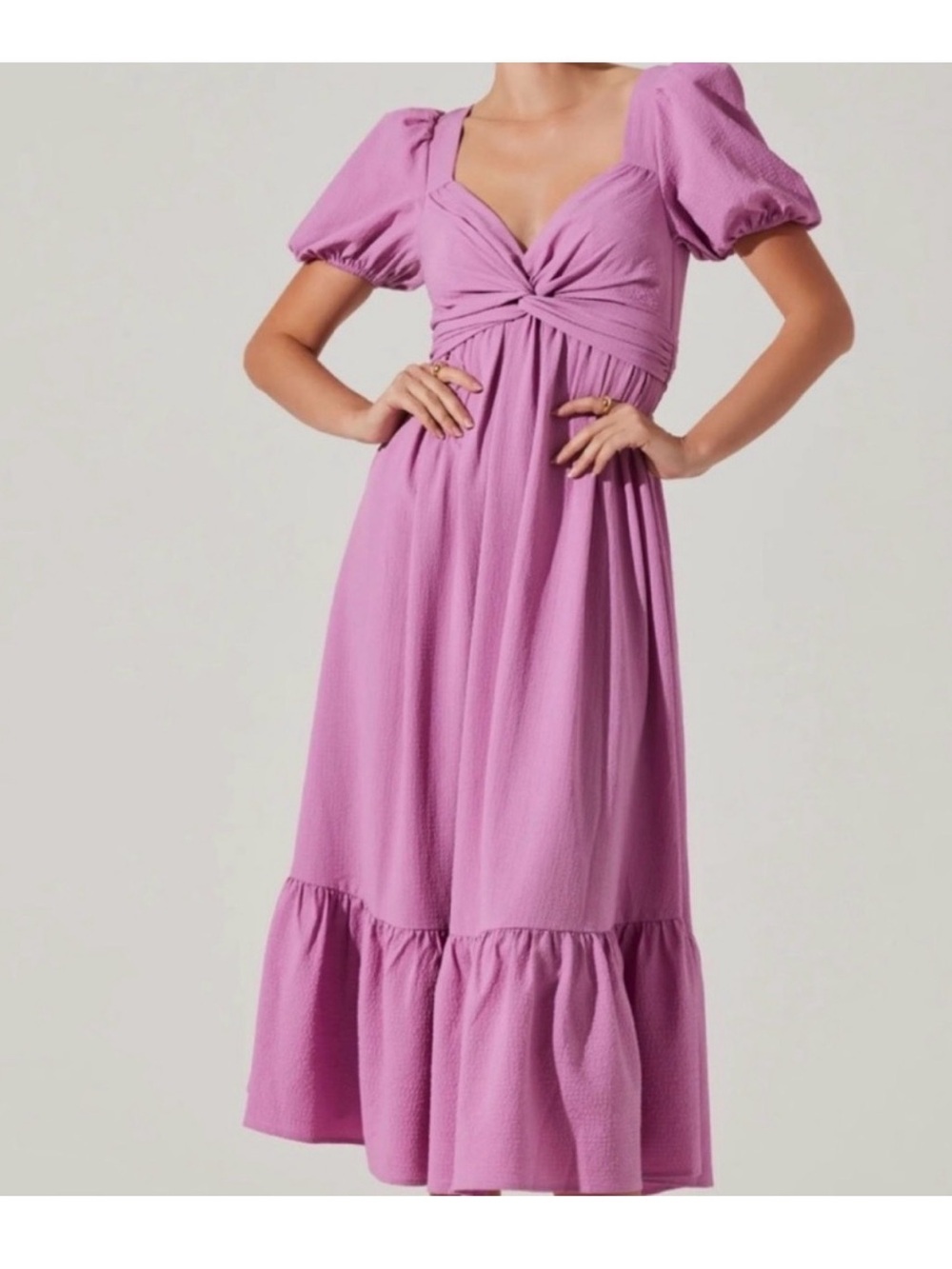 Astr Lavender Open-Back Puff Sleeve Midi Dress - Picture 2 of 5